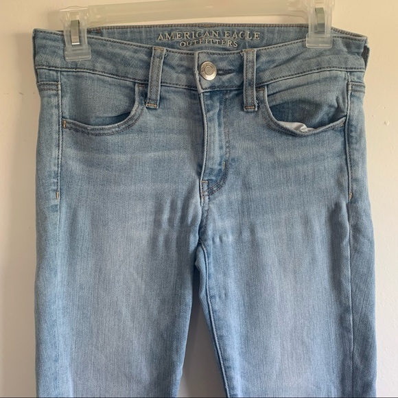 American Eagle 🦅 Light Wash Jeggings - Picture 3 of 7